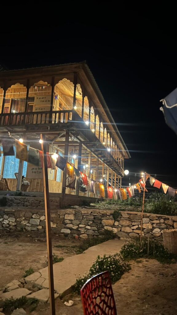 Mountain House Party  - Travellers photo